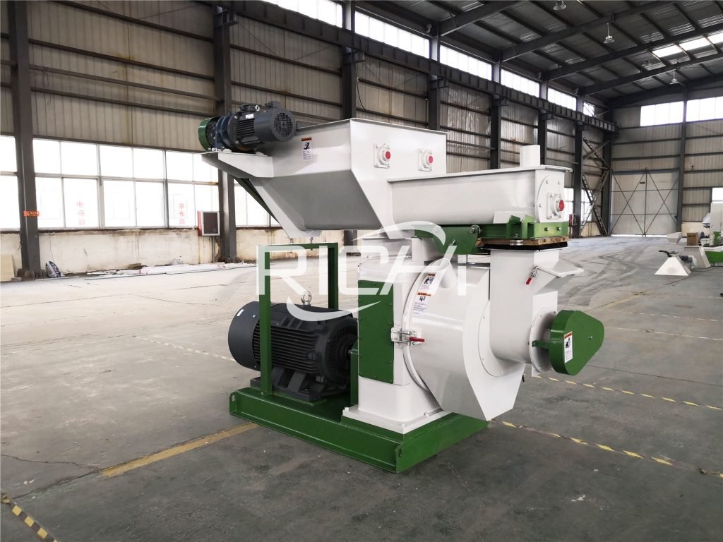 Biomass pellet mill